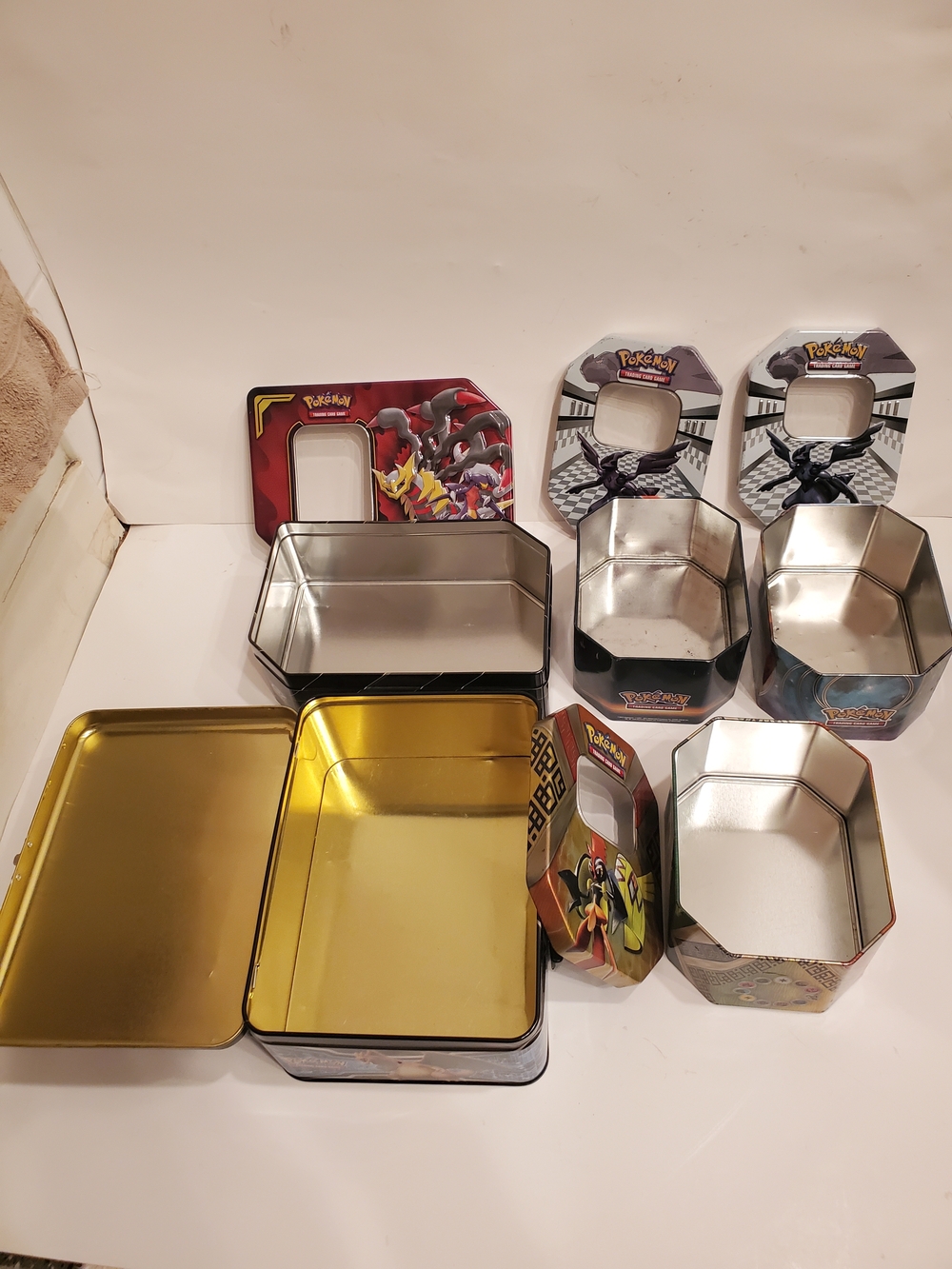 Tin Collection - Assorted Color Character Tins - Picture 3 of 3
